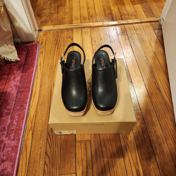 Charlotte Stone Bonnie Clogs in Black (Size 8) - Picture 3 of 4